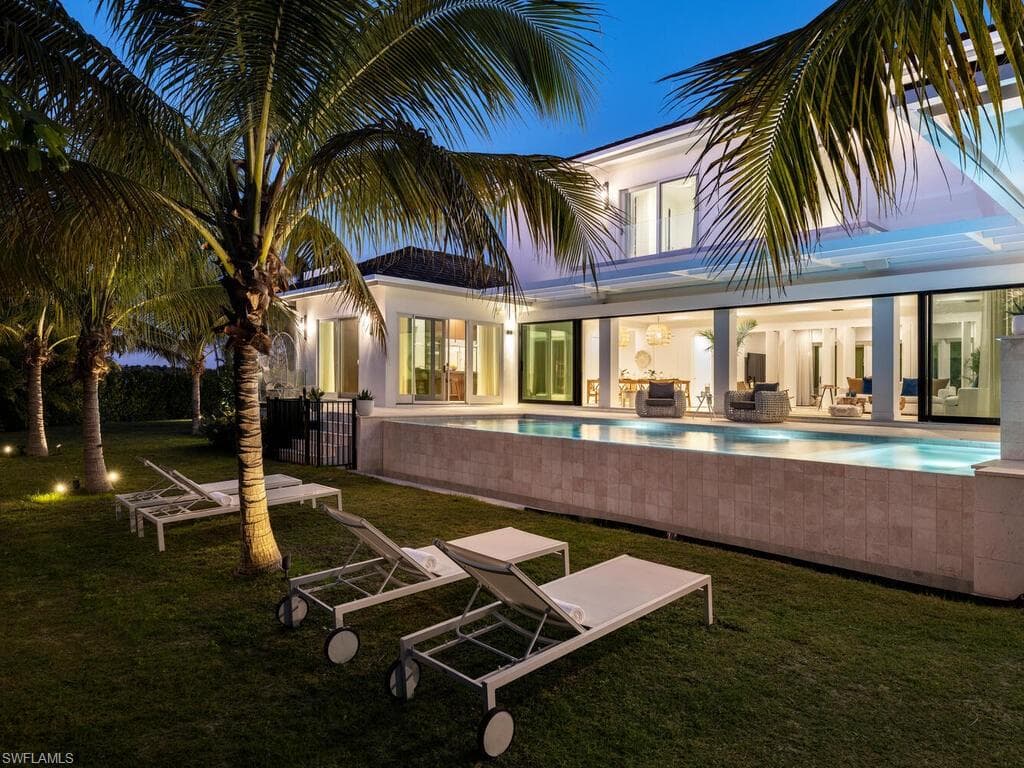14 Sabre LN NAPLES, FL 34102
