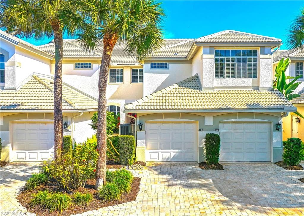 27061 Lake Harbor CT 102 BONITA SPRINGS, FL 34134