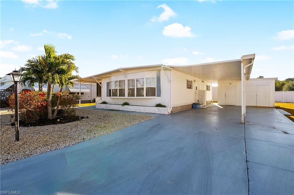 77 Snead DR NORTH FORT MYERS, FL 33903