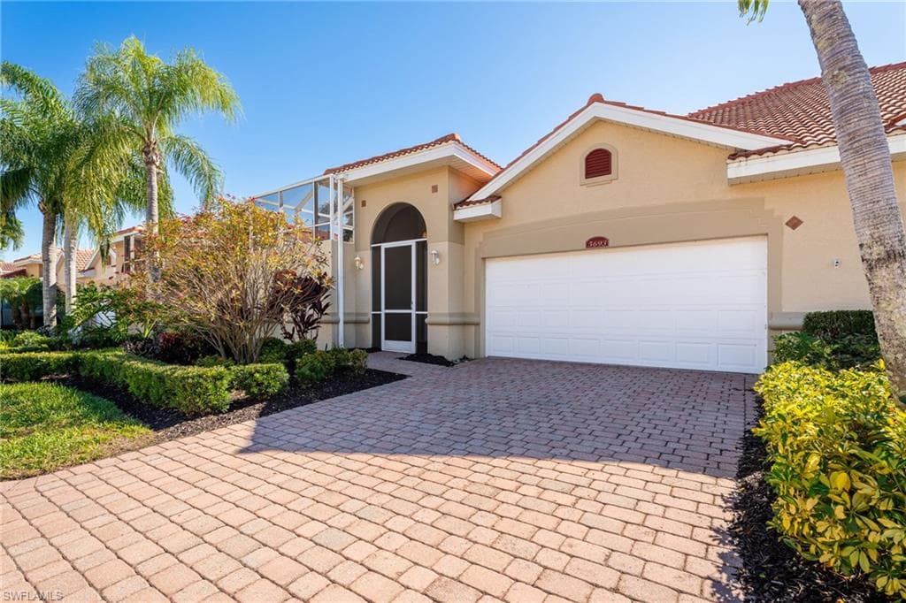 5693 Kensington LOOP FORT MYERS, FL 33912