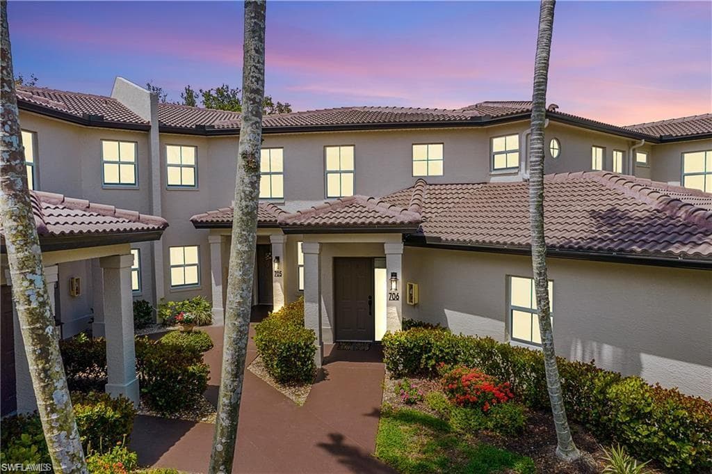 700 Diamond CIR 706 NAPLES, FL 34110