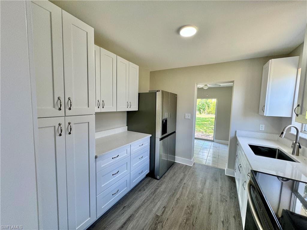 531 99th AVE N NAPLES, FL 34108