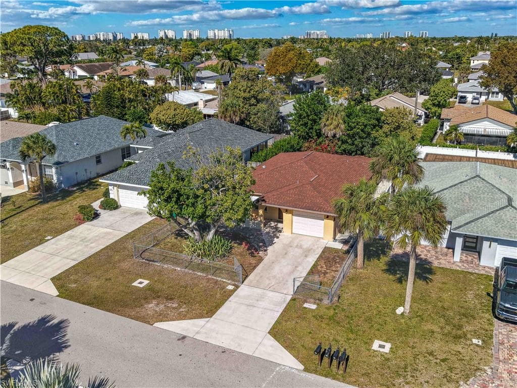 759 96th AVE N NAPLES, FL 34108