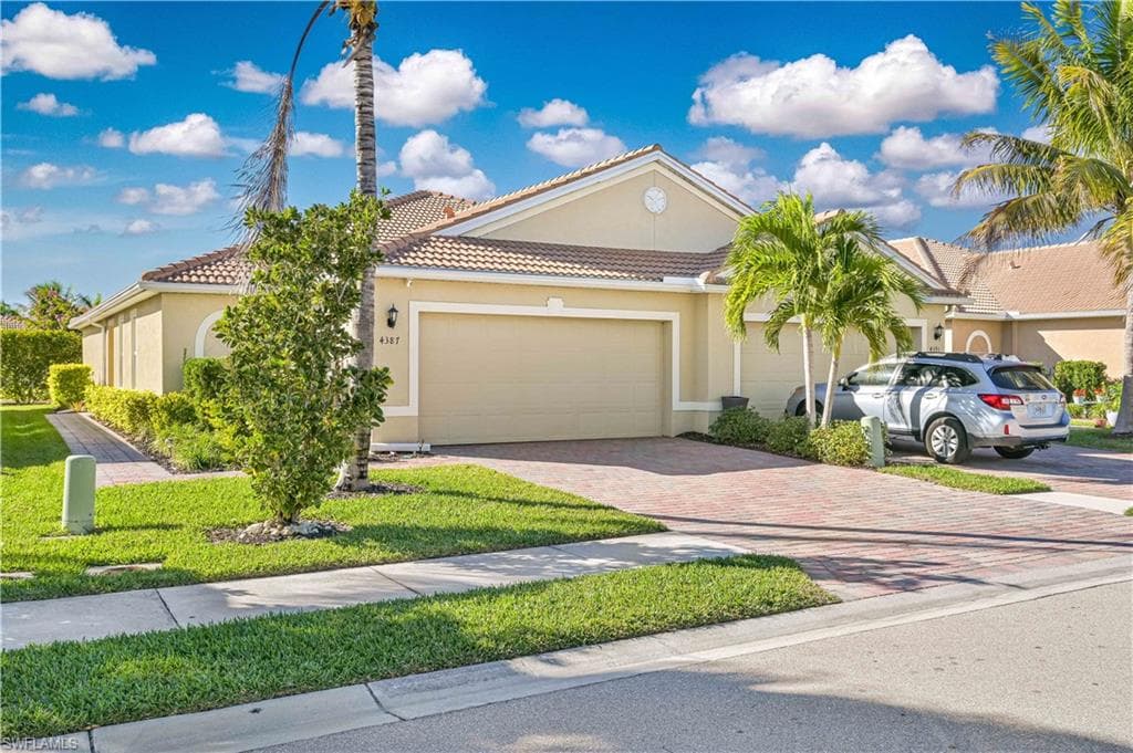 4387 Dutchess Park RD FORT MYERS, FL 33916