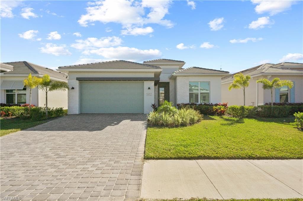 9072 Wisteria WAY NAPLES, FL 34114