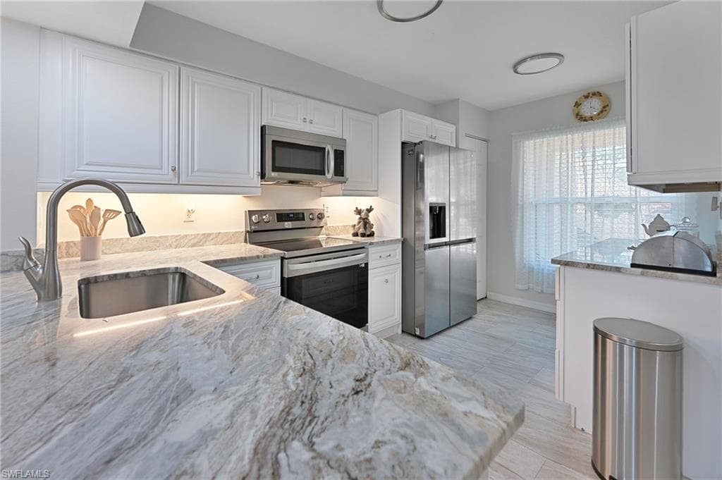 6480 Huntington Lakes CIR 103 NAPLES, FL 34119