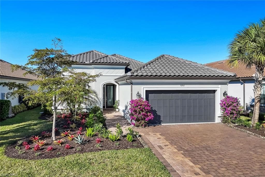 8262 Promoso CT NAPLES, FL 34114