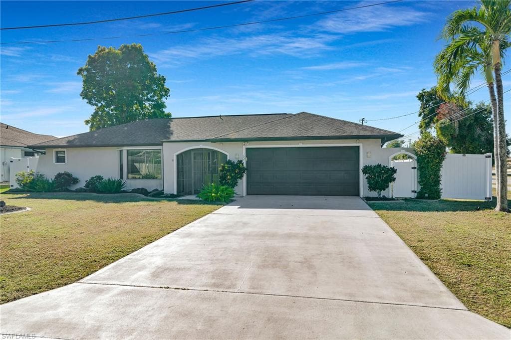 102 SE 42nd ST CAPE CORAL, FL 33904