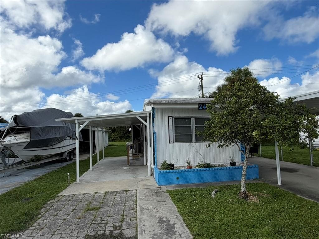 248 Flame LN NORTH FORT MYERS, FL 33917