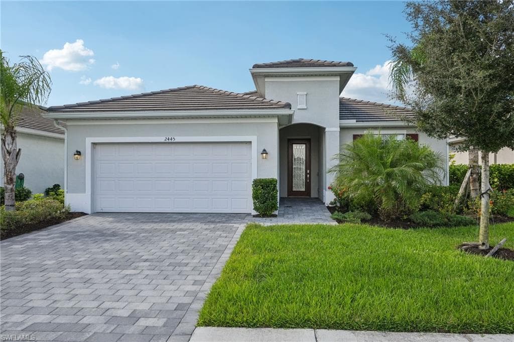 2445 Orchard ST NAPLES, FL 34120