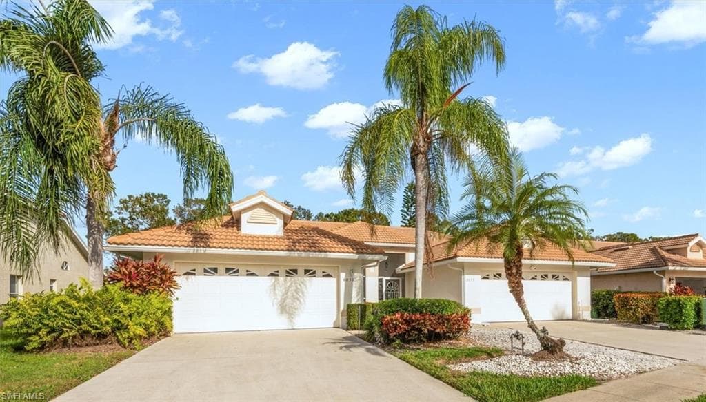 8051 Palomino DR 13 NAPLES, FL 34113