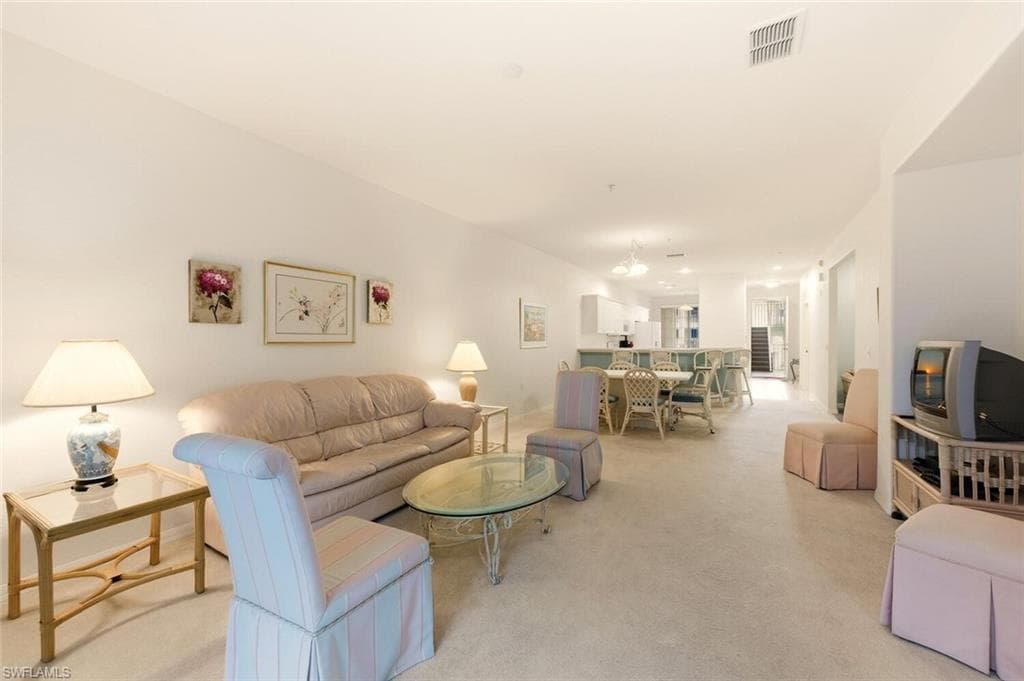 4843 Hampshire CT 106 NAPLES, FL 34112