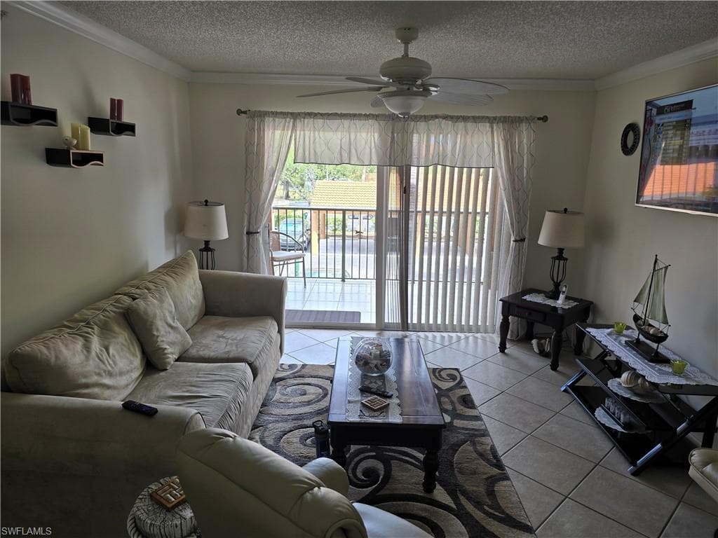 1210 Wildwood Lakes BLVD 203 NAPLES, FL 34104