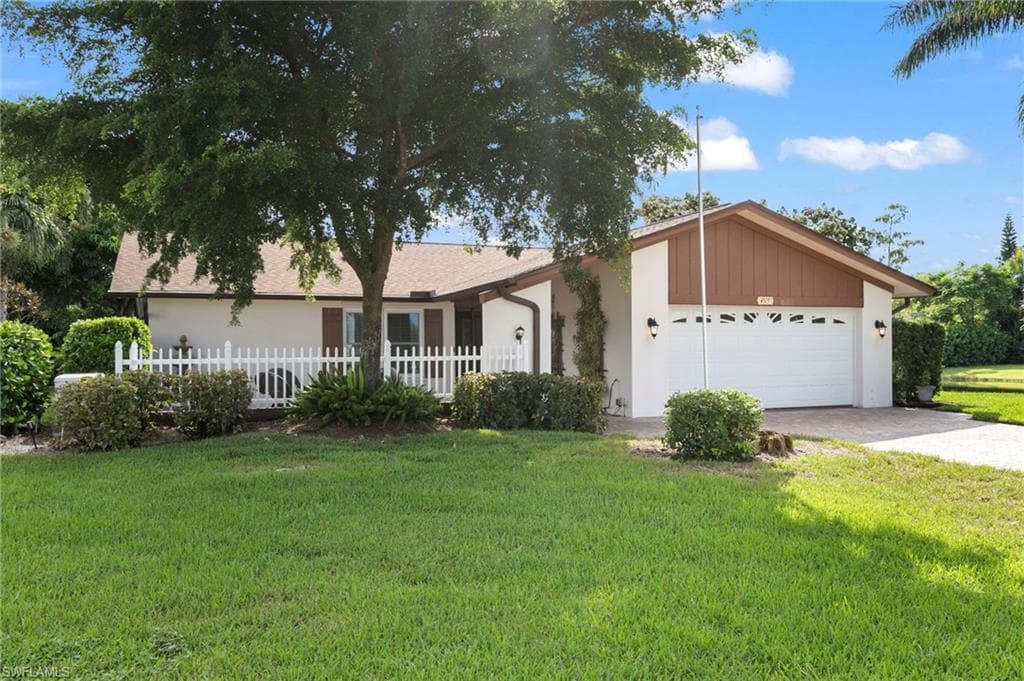4515 Lakewood BLVD NAPLES, FL 34112