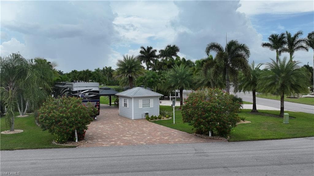 5672 Brightwood DR FORT MYERS, FL 33905