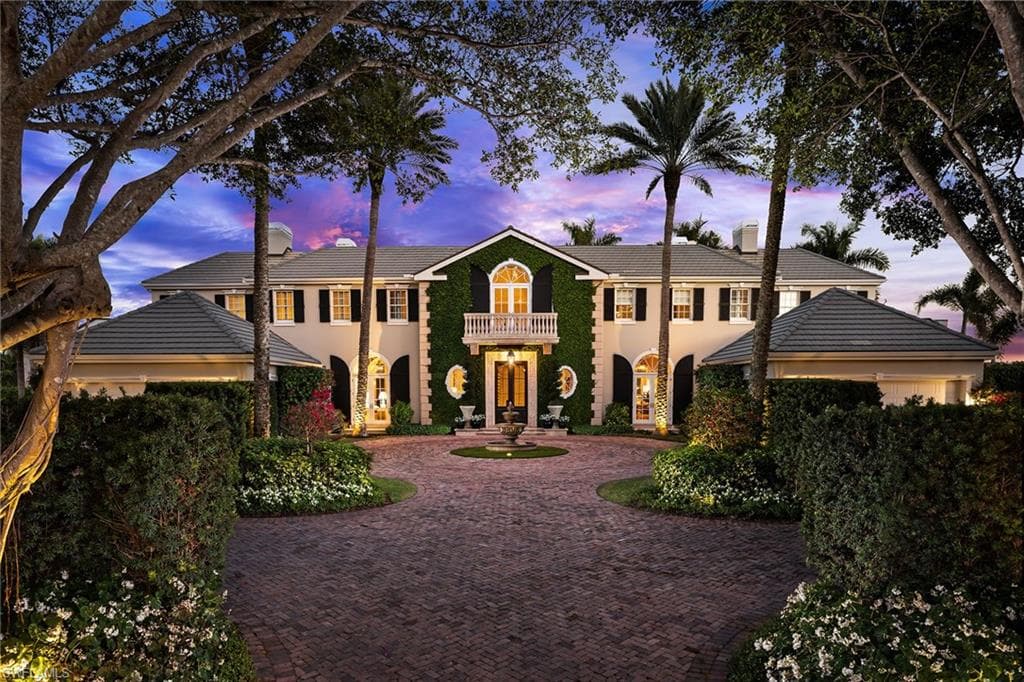 1975 Galleon DR NAPLES, FL 34102