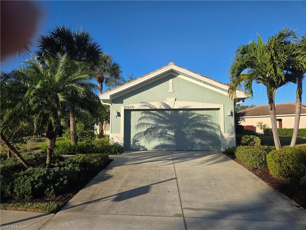 10640 Camarelle CIR FORT MYERS, FL 33913
