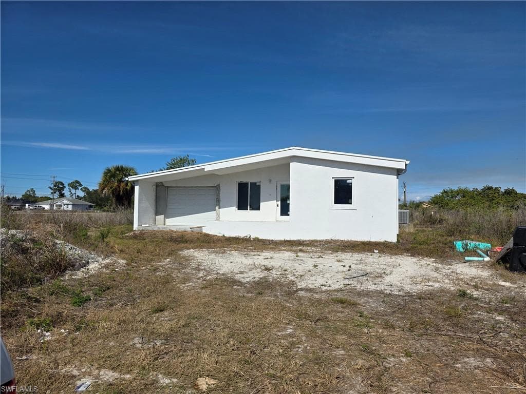 3030 39th ST SW LEHIGH ACRES, FL 33976