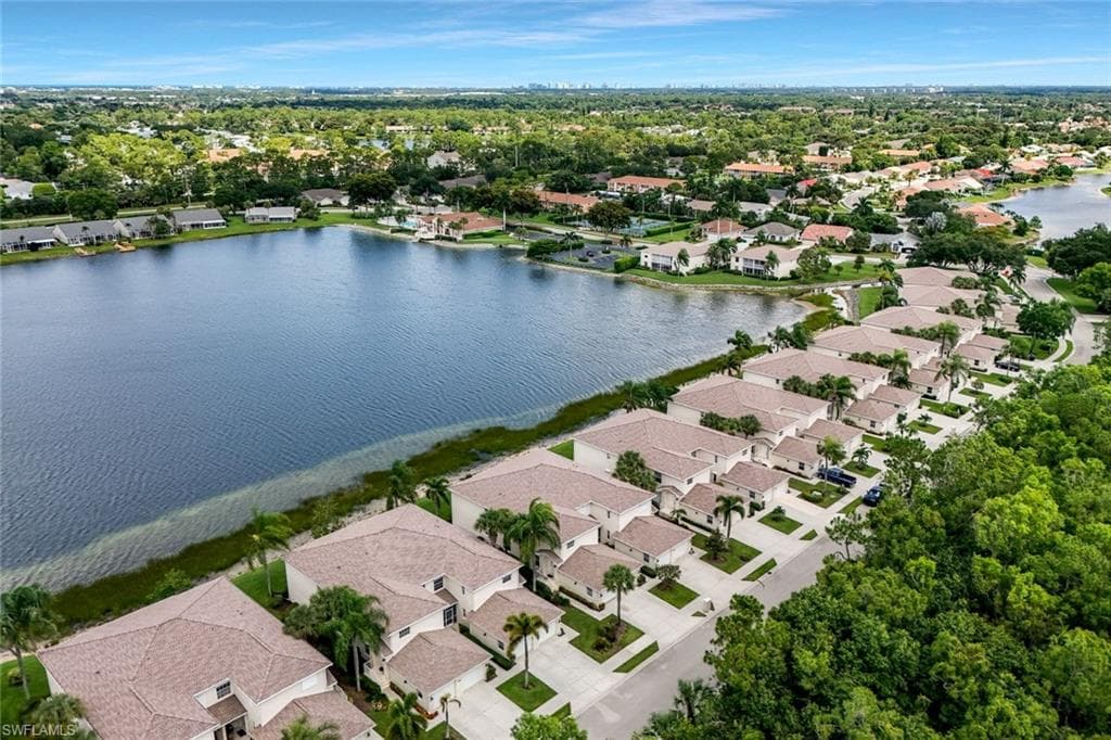 3420 Crown Pointe BLVD 202 NAPLES, FL 34112