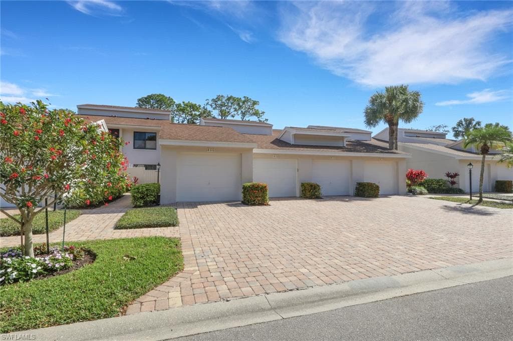 406 Foxtail CT 406 NAPLES, FL 34104