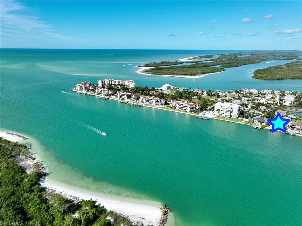 28 Pelican ST W NAPLES, FL 34113