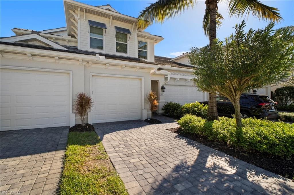 6934 Avalon CIR 405 NAPLES, FL 34112
