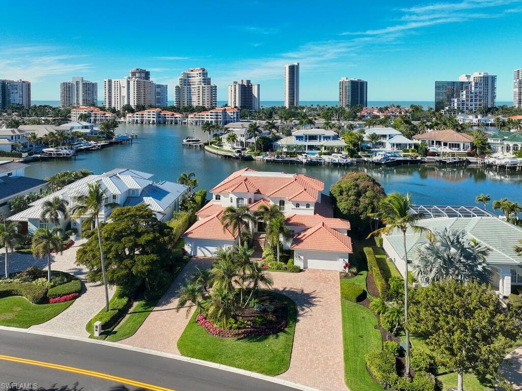 4419 Crayton RD NAPLES, FL 34103
