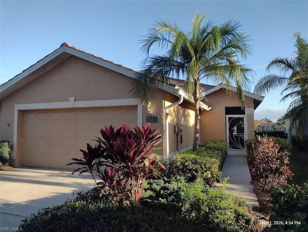 4709 Fairloop RUN LEHIGH ACRES, FL 33973