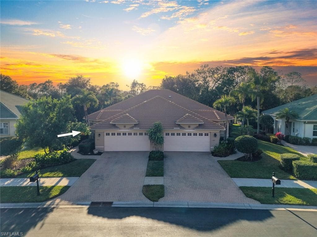 3653 Periwinkle WAY 1-27 NAPLES, FL 34114