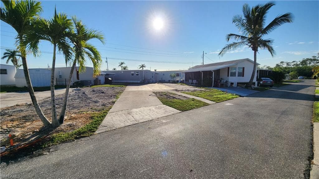 20651 River DR ESTERO, FL 33928