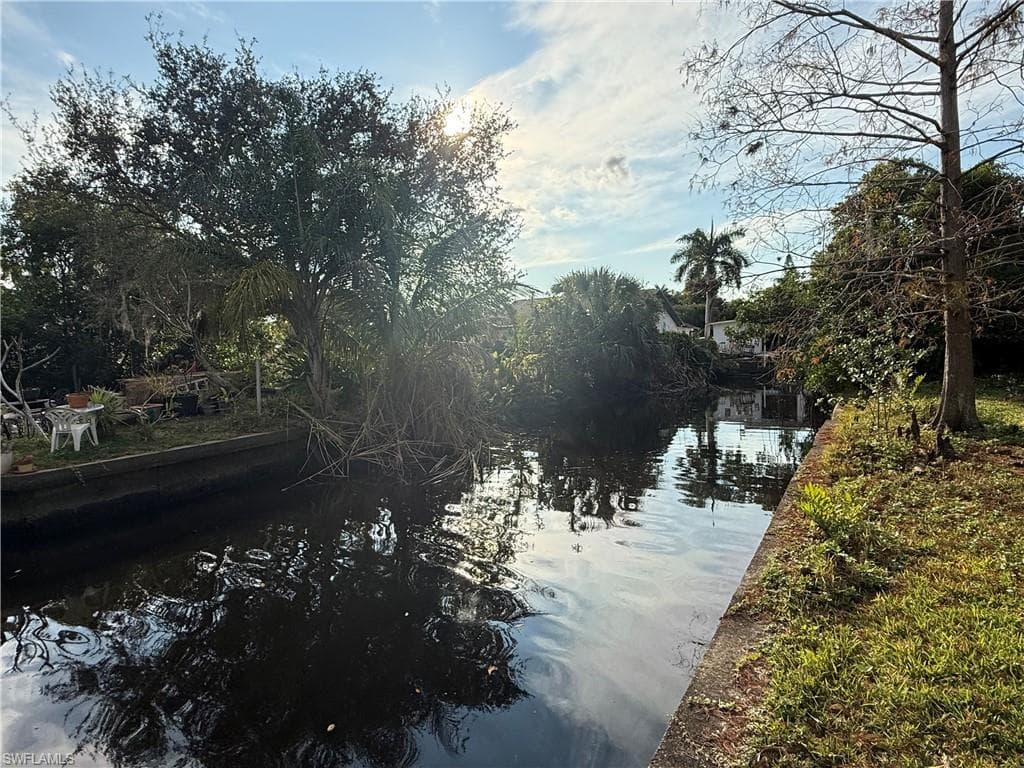 77 Oak ST NORTH FORT MYERS, FL 33903