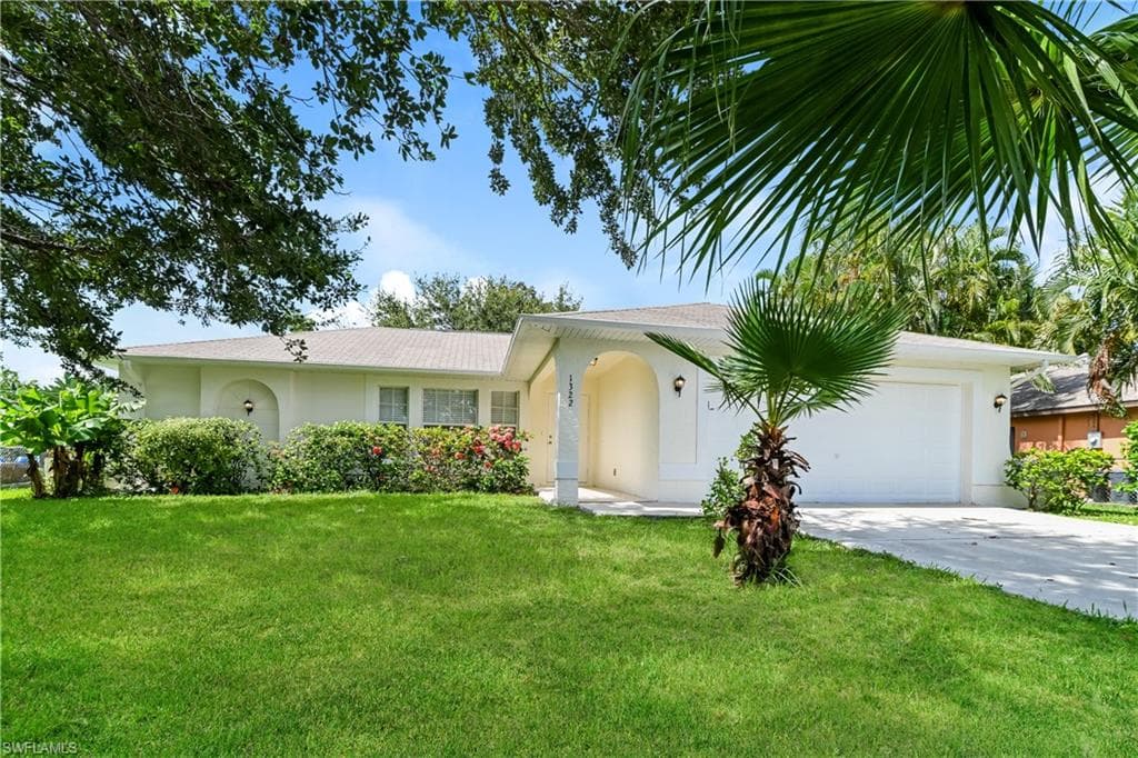 1322 33rd TER CAPE CORAL, FL 33904