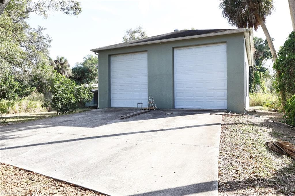 253 W Mariana AVE NORTH FORT MYERS, FL 33903