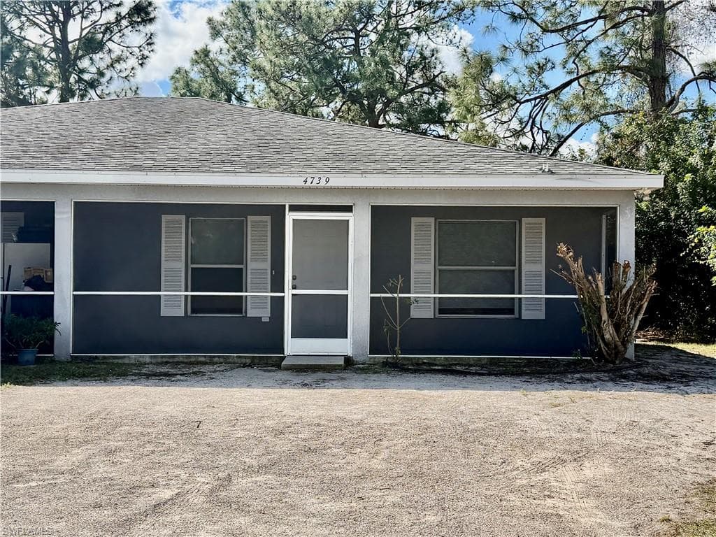 4739 28th ST SW LEHIGH ACRES, FL 33973