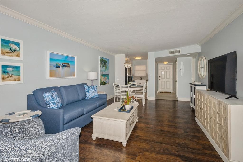 190 Turtle Lake CT 311 NAPLES, FL 34105