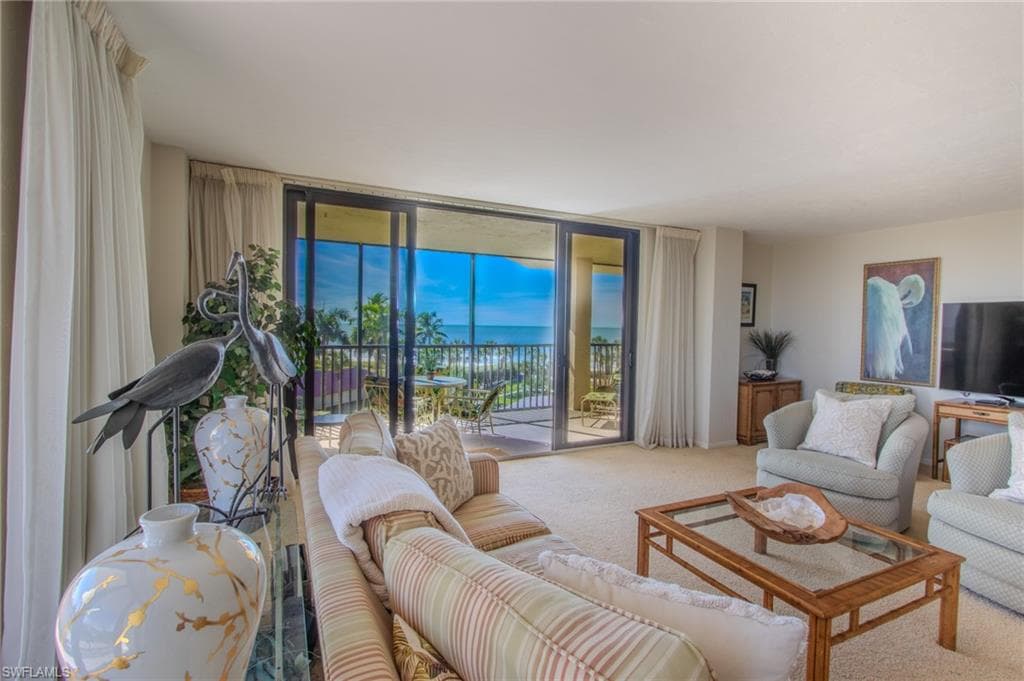 10851 Gulf Shore DR 301 NAPLES, FL 34108