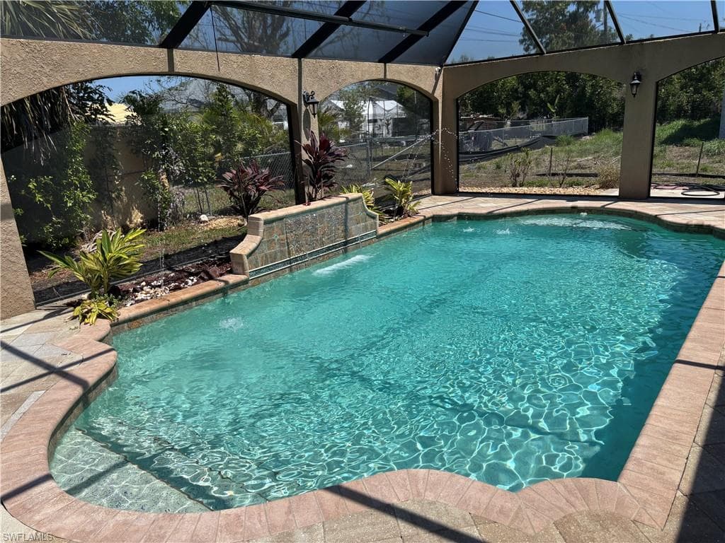 329 NE 9th ST CAPE CORAL, FL 33909