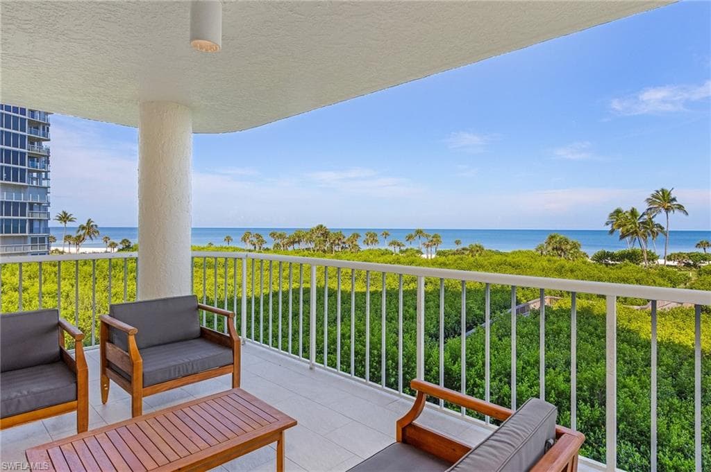 50 Seagate DR 302B NAPLES, FL 34103