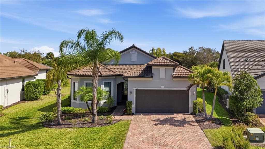 2718 Aviamar CIR NAPLES, FL 34114