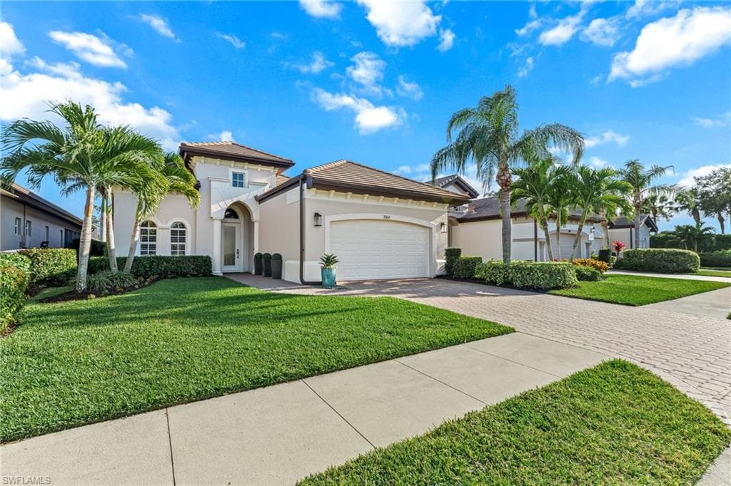 7884 Valencia CT NAPLES, FL 34113
