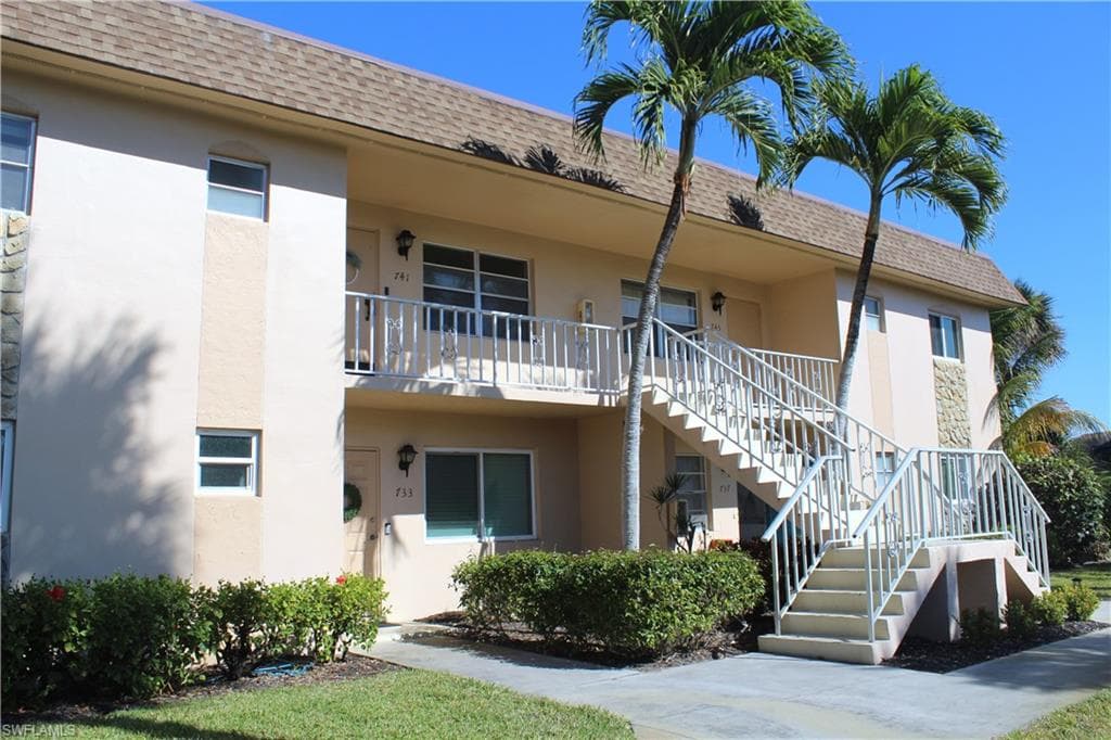 741 Palm View DR E3 NAPLES, FL 34110