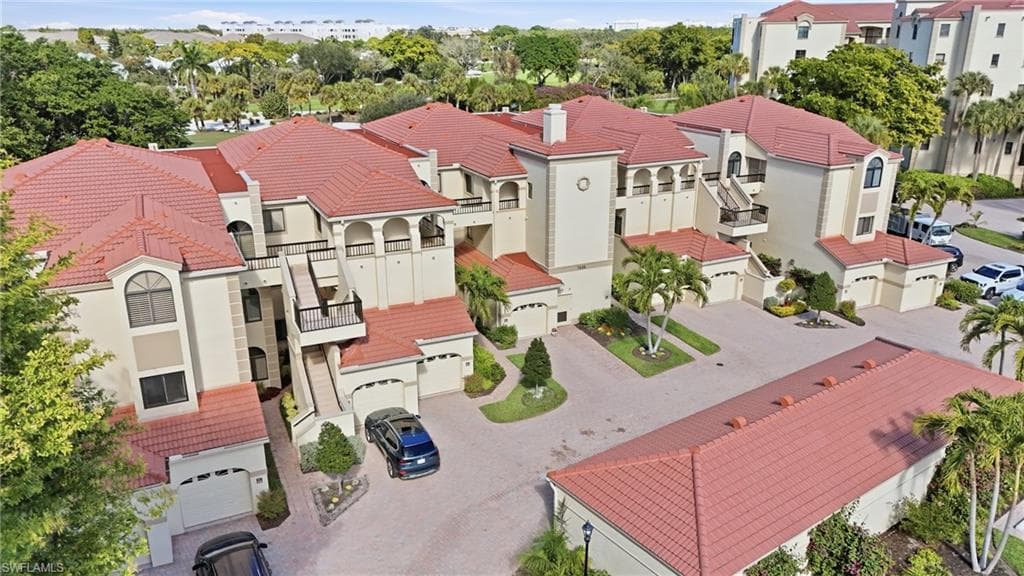 7048 Pelican Bay BLVD C302 NAPLES, FL 34108
