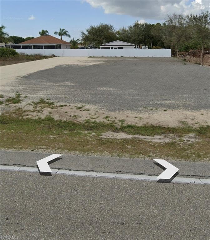 3914 8th ST SW LEHIGH ACRES, FL 33976