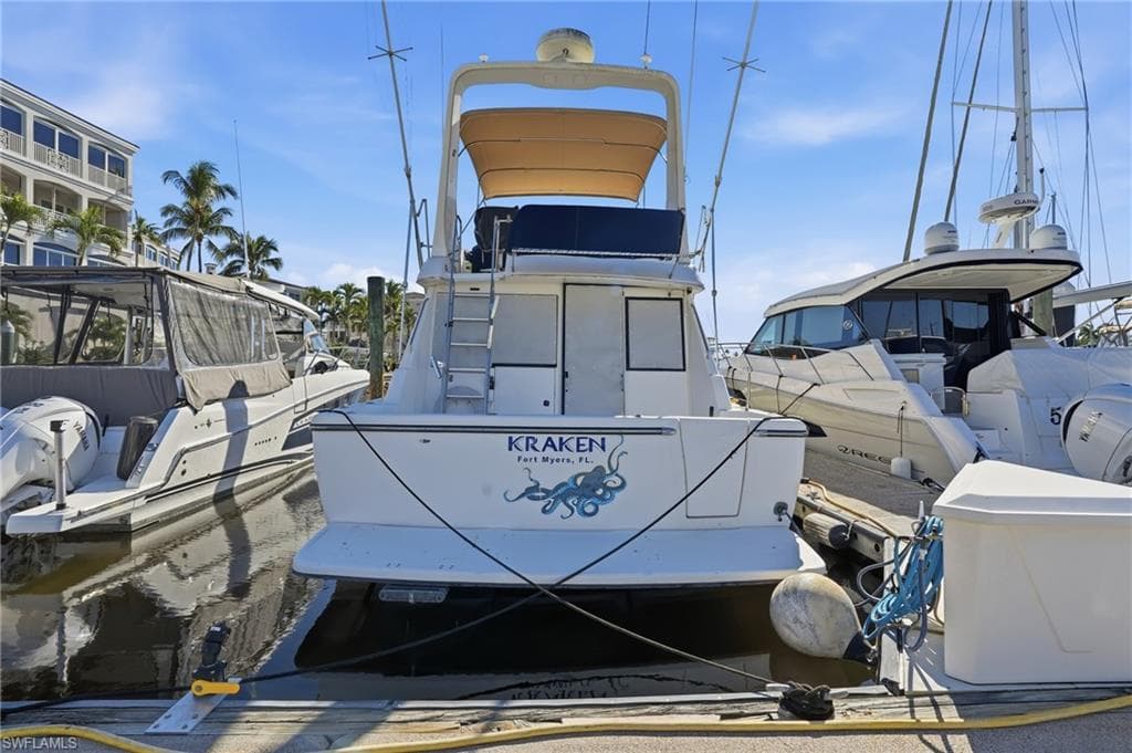 48' BOAT SLIP G-18 GULF HARBOUR MARINA FORT MYERS, FL 33908
