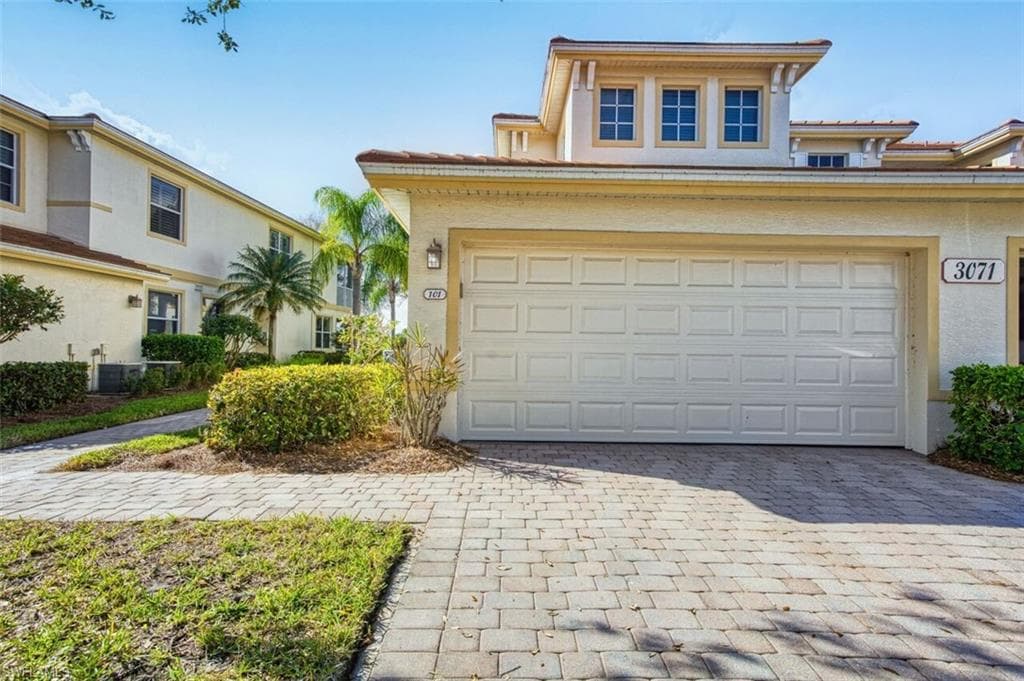3071 Meandering WAY 101 FORT MYERS, FL 33905