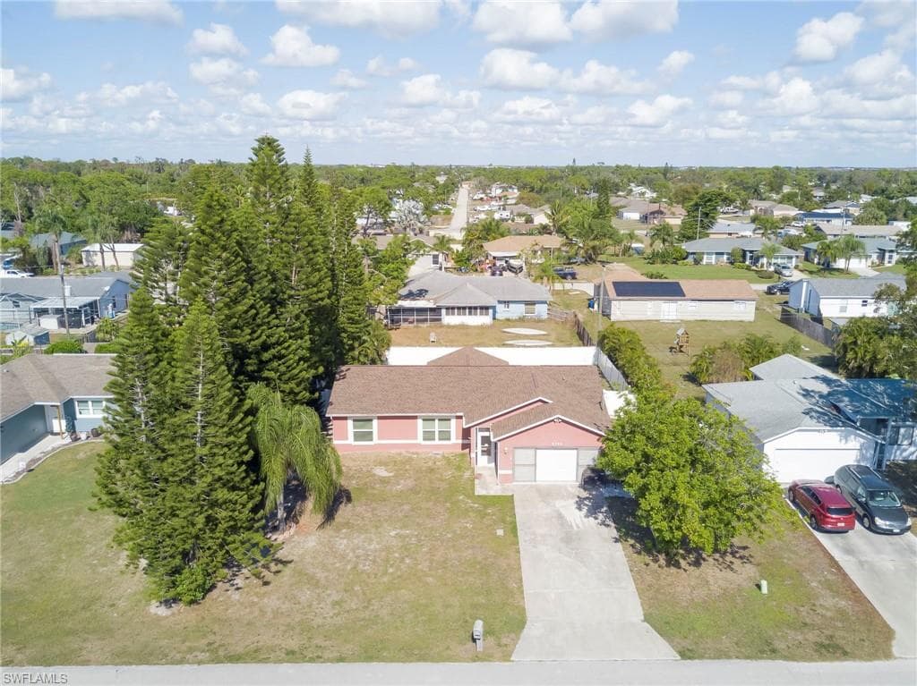 8389 Butternut RD FORT MYERS, FL 33967