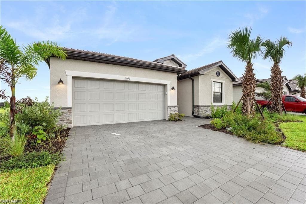 11096 Canopy LOOP FORT MYERS, FL 33913