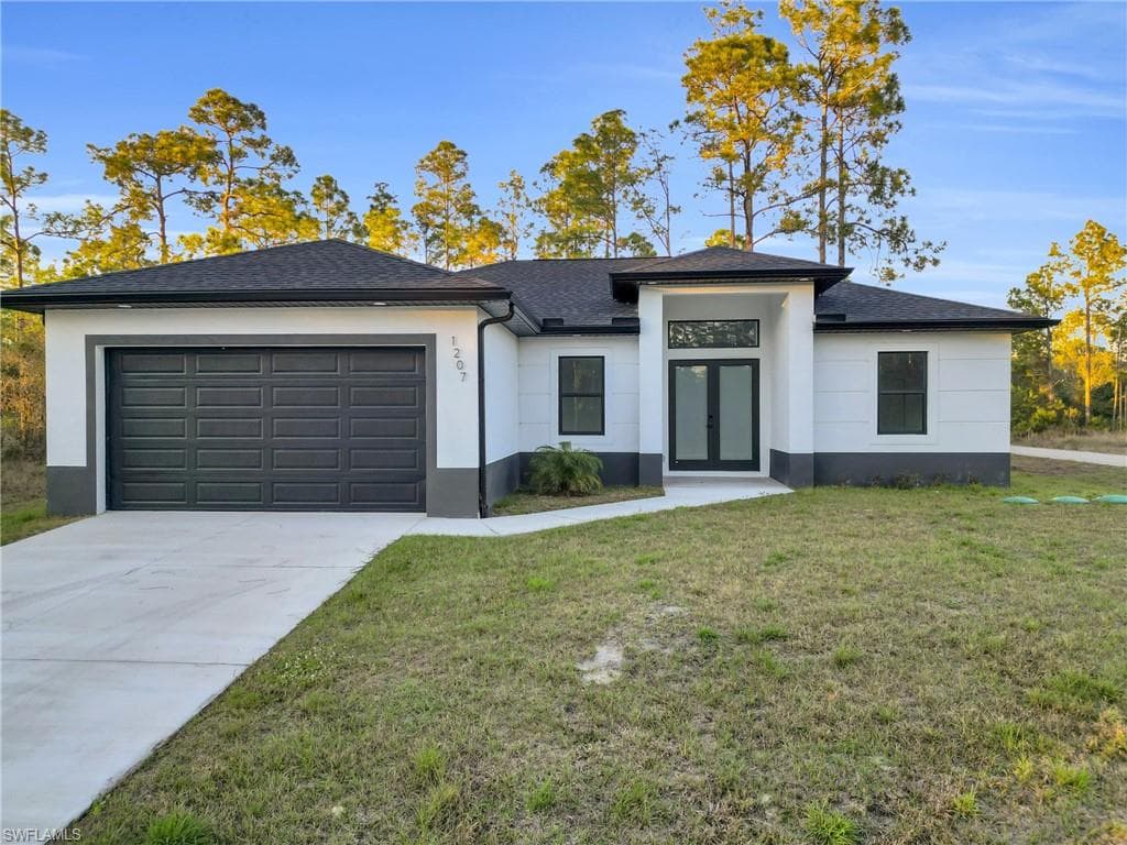 1207 15th ST LEHIGH ACRES, FL 33972