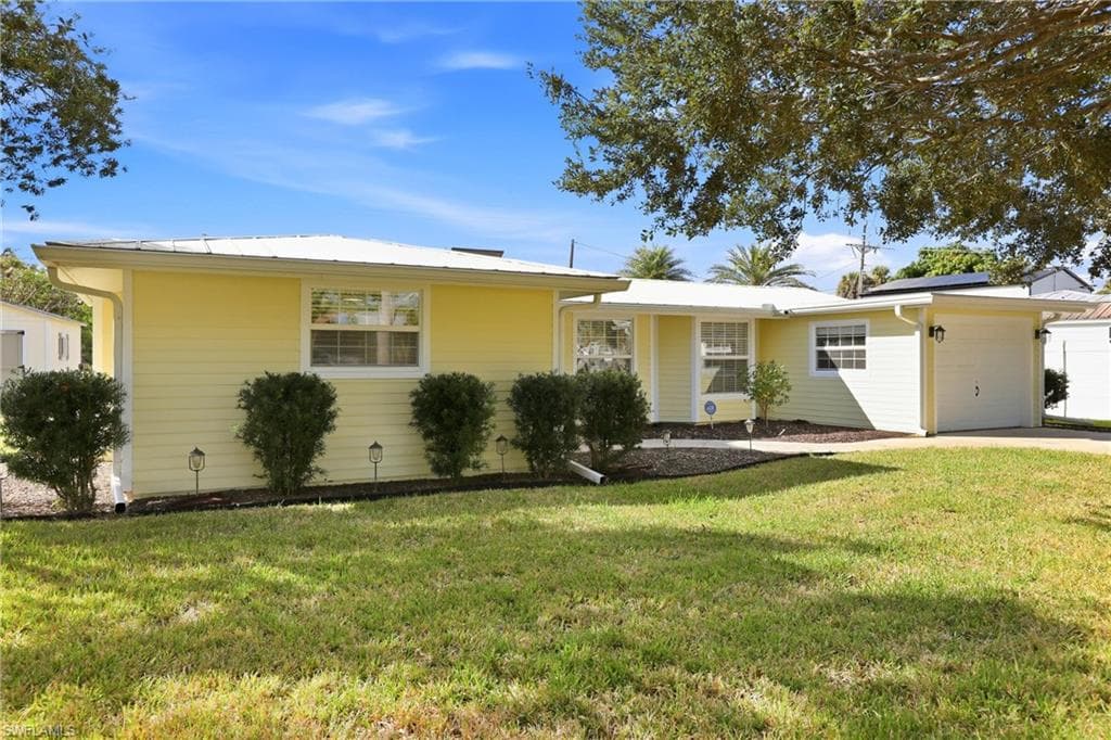 2263 Club House RD NORTH FORT MYERS, FL 33917