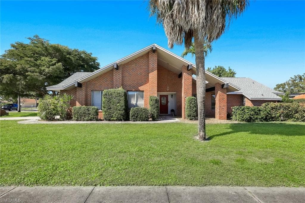 2383 Mayfield CT 4 NAPLES, FL 34105